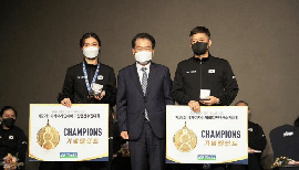 迷之操作！韩国举办尤伯杯夺冠盛典，服装被吐槽：像参加葬礼