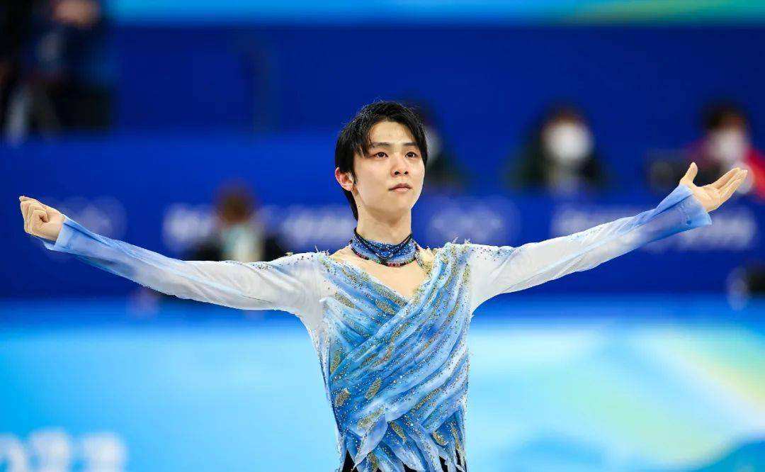 羽生结弦金博洋合影「羽生结弦帮金博洋国旗动图」