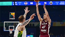 男篮世界杯简报:拉脱维亚98-63胜立陶宛 扎加斯17助 A-库鲁茨20分